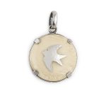 Pendente prata oxidada e marfim vegetal (espírito santo)