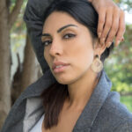 Brincos prata dourada com spinella preta Life in Gold - Image 2