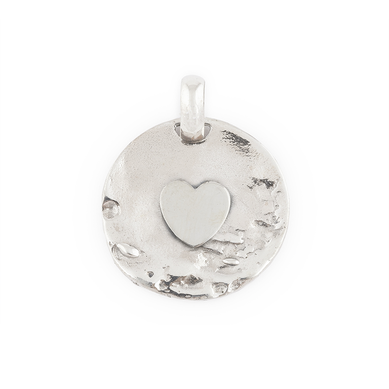 28A Medalha prata oxidada com coração - Image 1