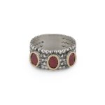 Anel prata oxidada com ouro 9kts e rubis Mixed Collection