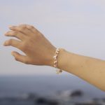 Pulseira prata dourada com pérolas (mãe) - Image 2