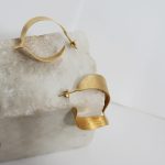 Brincos dourados Xaluc (duna grande) - Image 3