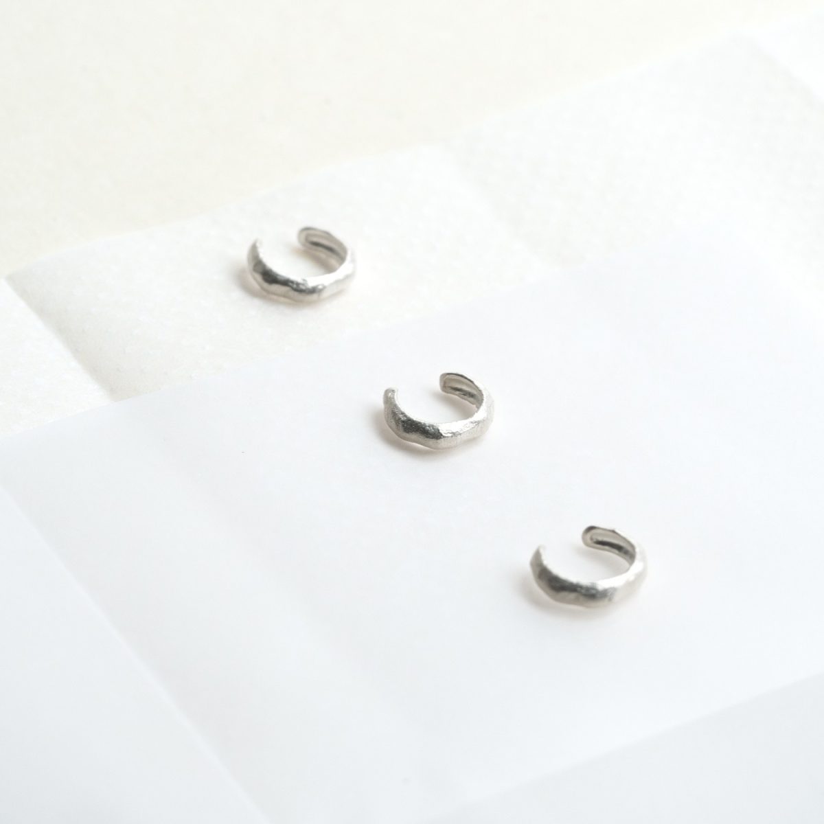 Earcuff prata clara  (Sauma collection) - Image 3